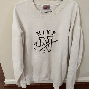 white vintage nike pullover sweatshirt 
size XL